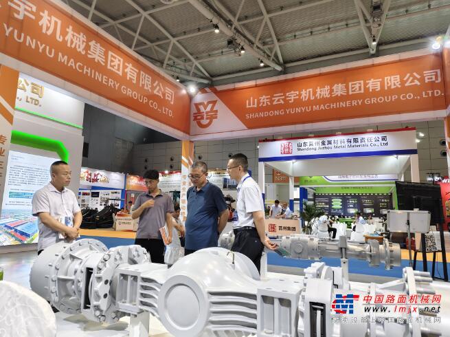 展示硬實力 云宇車橋盛裝亮相2024濟(jì)南國際工程機(jī)械暨裝備制造業(yè)產(chǎn)業(yè)鏈博覽會