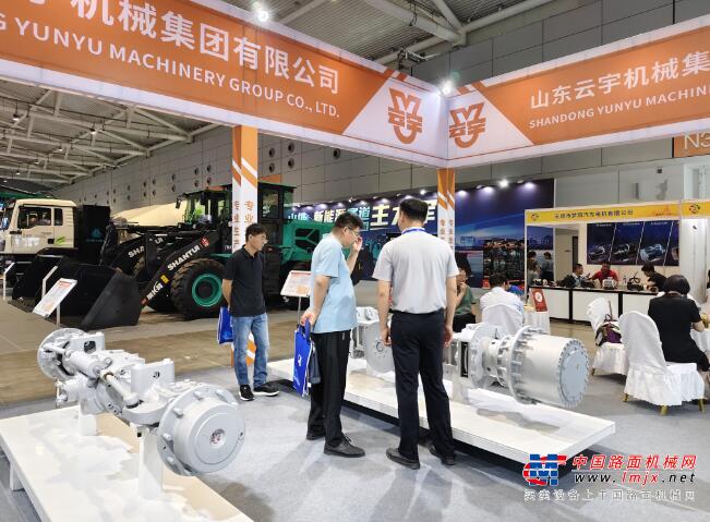 展示硬實力 云宇車橋盛裝亮相2024濟(jì)南國際工程機(jī)械暨裝備制造業(yè)產(chǎn)業(yè)鏈博覽會